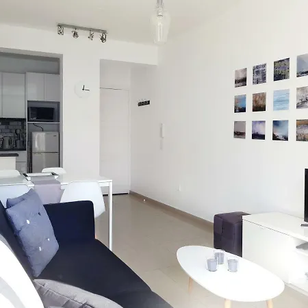 Pearl - Modern 2 Bed Sea View Apt In Centre *