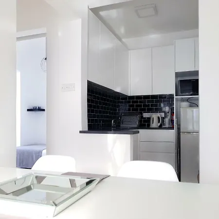 Pearl - Modern 2 Bed Sea View Apt In Centre Appartement