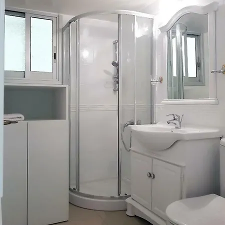 Appartement Pearl - Modern 2 Bed Sea View Apt In Centre Limassol